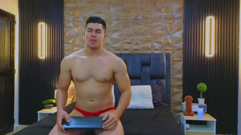 felipe  marcello online show from 01-31-25, 08:33