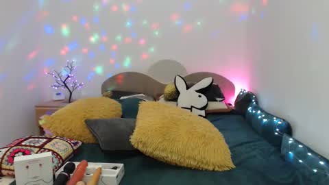 hotgirlkarina online show from 11-08-25, 05:18