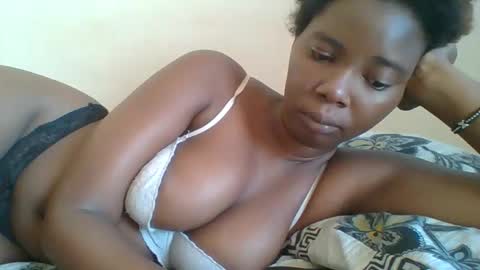 Queen online show from 11-16-25, 11:49