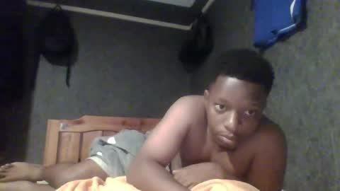 hotguyy001 online show from 02-25-25, 01:52