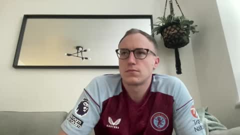 Snapshot of hotholby86 chatting on 12-26-24, 01:32 hotholby86 online show from 12-26-24, 01:32