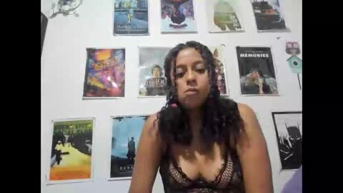 Snapshot of hothoneychile chatting on 04-25-26, 04:59 Sam and Nico online show from 04-25-26, 04:59