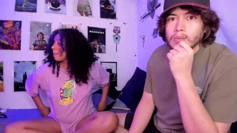 Snapshot of hothoneychile chatting on 05-15-26, 03:24 Sam and Nico online show from 05-15-26, 03:24
