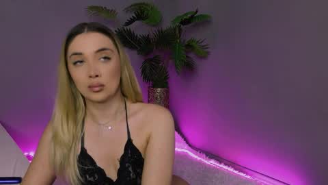 Maria online show from 04-07-26, 03:23