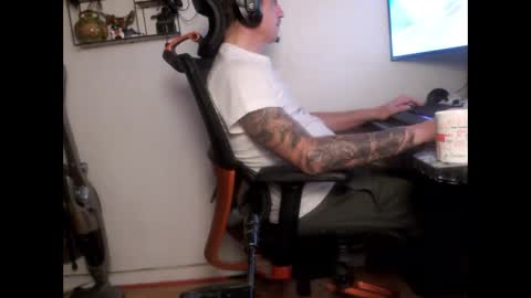 Snapshot of hotkinkytat chatting on 03-02-25, 06:30 hotkinkytat online show from 03-02-25, 06:30