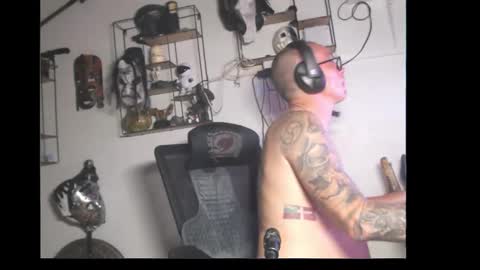 Snapshot of hotkinkytat chatting on 04-11-26, 03:11 hotkinkytat online show from 04-11-26, 03:11