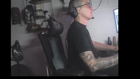 Snapshot of hotkinkytat chatting on 04-19-26, 06:32 hotkinkytat online show from 04-19-26, 06:32