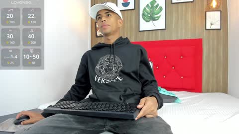 Hotkoljei online show from 12-17-24, 03:17