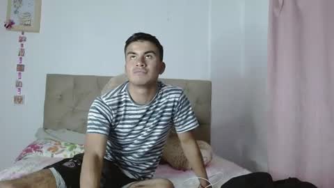 Snapshot of hotlatinduo74512 chatting on 06-19-26, 12:37 SG LoveCam online show from 06-19-26, 12:37