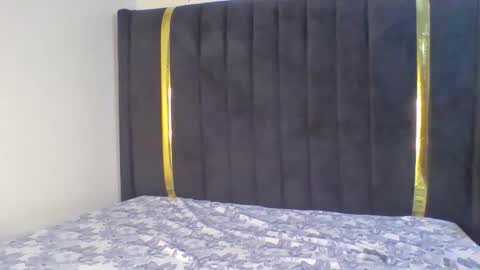 hotleen997564 online show from 02-10-26, 08:29