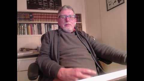 Snapshot of hotlux_54 chatting on 12-28-24, 12:26 hotlux_54 online show from 12-28-24, 12:26