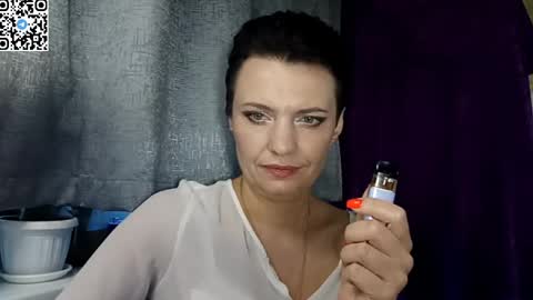 Snapshot of hotmamaqueen234 chatting on 05-11-26, 04:04 hotmamaqueen234 online show from 05-11-26, 04:04