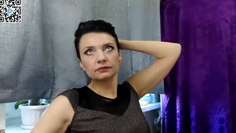 Snapshot of hotmamaqueen234 chatting on 05-12-26, 07:16 hotmamaqueen234 online show from 05-12-26, 07:16