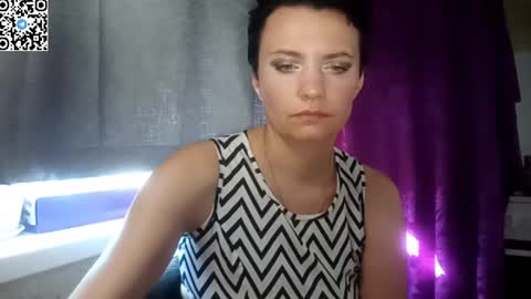 Snapshot of hotmamaqueen234 chatting on 06-08-26, 01:33 hotmamaqueen234 online show from 06-08-26, 01:33