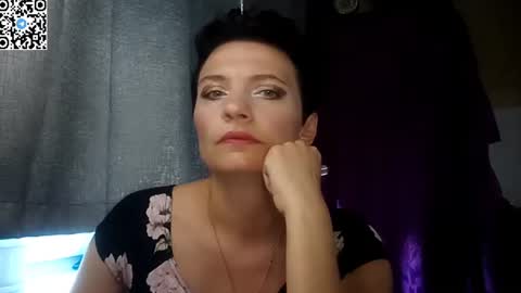Snapshot of hotmamaqueen234 chatting on 06-11-26, 10:46 hotmamaqueen234 online show from 06-11-26, 10:46