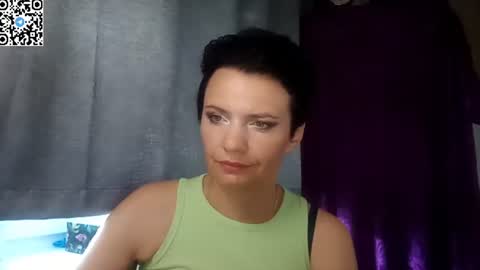 Snapshot of hotmamaqueen234 chatting on 06-12-26, 12:26 hotmamaqueen234 online show from 06-12-26, 12:26