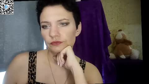 Snapshot of hotmamaqueen234 chatting on 06-15-26, 07:21 hotmamaqueen234 online show from 06-15-26, 07:21