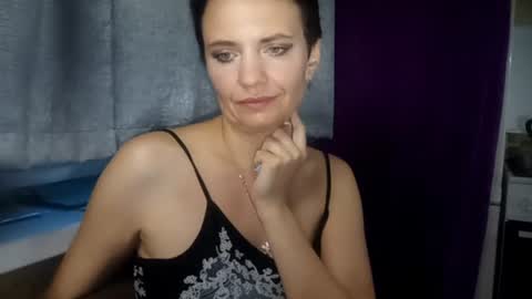 hotmamaqueen234 online show from 07-23-26, 01:58