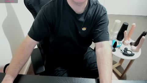 Cum and play X online show from 06-12-26, 03:44