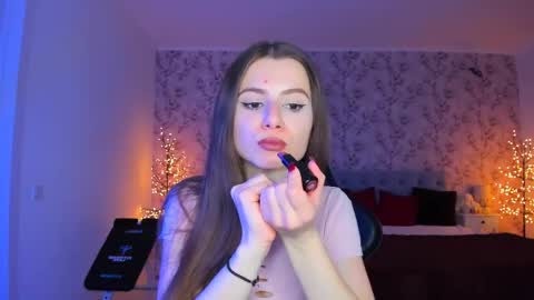 hotmolly_ online show from 04-11-26, 06:45