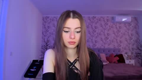 hotmolly_ online show from 06-17-26, 09:45