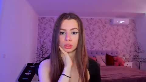 hotmolly_ online show from 06-19-26, 09:46