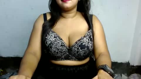 Snapshot of hotmuskan21 chatting on 10-16-25, 06:09 Muskan online show from 10-16-25, 06:09