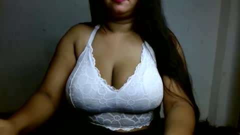 Snapshot of hotmuskan21 chatting on 10-24-25, 03:52 Muskan online show from 10-24-25, 03:52