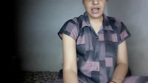lola online show from 05-27-26, 04:04