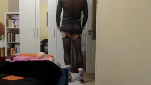 Snapshot of hotnylonboy chatting on 06-10-26, 09:14 hotnylonboy online show from 06-10-26, 09:14