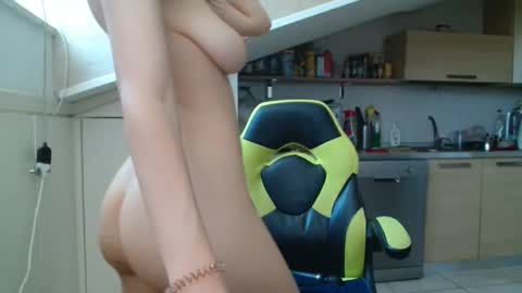 Snapshot of hotsexcouple90 chatting on 06-01-26, 01:24 hotsexcouple90 online show from 06-01-26, 01:24