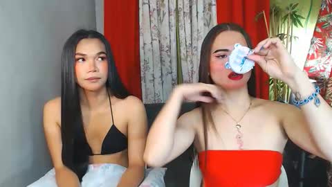 Snapshot of hotsinfulbabes_savana chatting on 05-27-26, 02:08 Savana olala online show from 05-27-26, 02:08