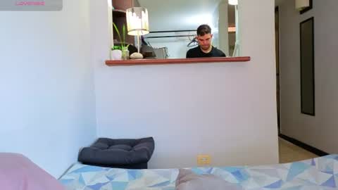 Snapshot of hotstud_999 chatting on 07-02-26, 05:19 Andres online show from 07-02-26, 05:19