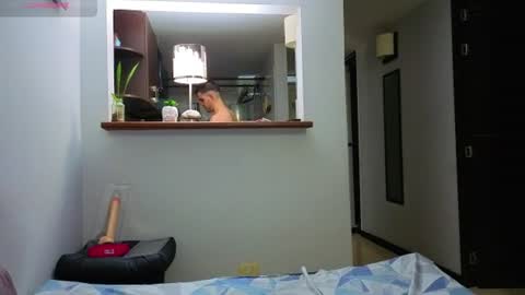 Snapshot of hotstud_999 chatting on 07-07-26, 04:26 Andres online show from 07-07-26, 04:26