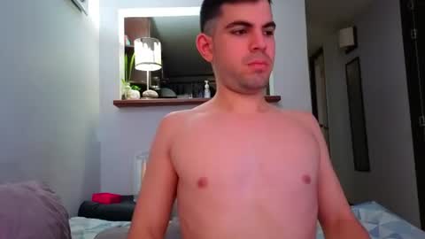 Snapshot of hotstud_999 chatting on 07-09-26, 05:28 Andres online show from 07-09-26, 05:28