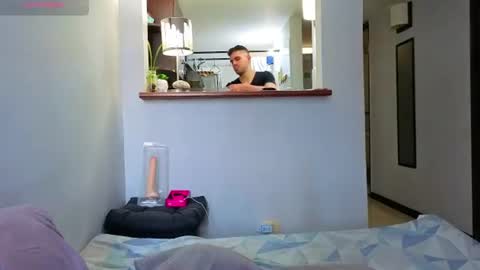 Snapshot of hotstud_999 chatting on 07-27-26, 06:48 Andres online show from 07-27-26, 06:48