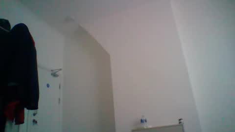 hotsurfdude1992 online show from 10-23-25, 04:17