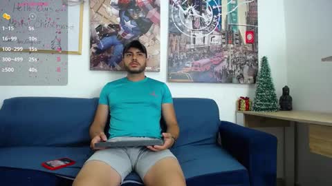 Snapshot of hott_asses chatting on 12-13-24, 10:13 hott_asses online show from 12-13-24, 10:13