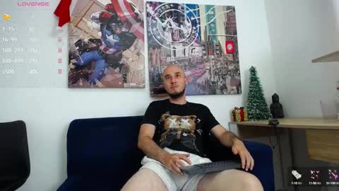 Snapshot of hott_asses chatting on 12-19-24, 05:50 hott_asses online show from 12-19-24, 05:50