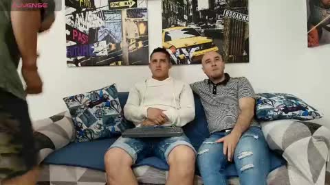 Snapshot of hott_asses chatting on 12-30-24, 02:40 hott_asses online show from 12-30-24, 02:40