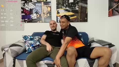 Snapshot of hott_asses chatting on 01-02-25, 01:19 hott_asses online show from 01-02-25, 01:19