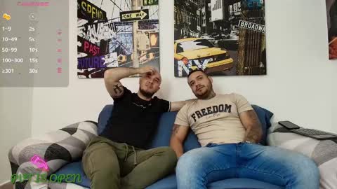 Snapshot of hott_asses chatting on 01-12-25, 01:27 hott_asses online show from 01-12-25, 01:27