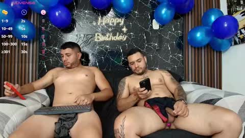 Snapshot of hott_asses chatting on 02-10-25, 04:52 hott_asses online show from 02-10-25, 04:52