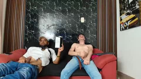 Snapshot of hott_asses chatting on 02-19-25, 02:33 hott_asses online show from 02-19-25, 02:33