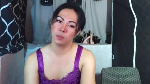 Snapshot of hott_summerr chatting on 06-11-26, 06:33 Alex Summer online show from 06-11-26, 06:33