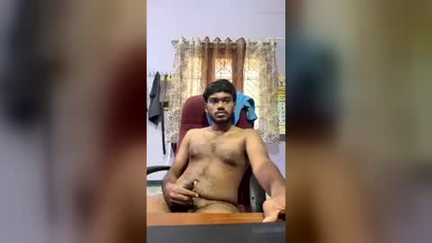 hottamilguy01 online show from 07-02-26, 06:52