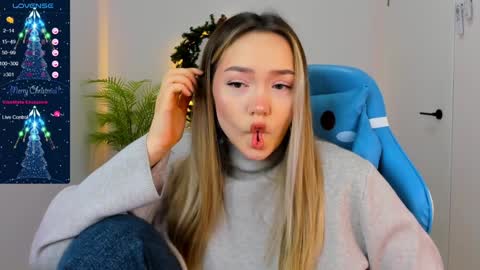 Snapshot of hottease_pvt chatting on 12-24-24, 08:33 hello Im Eva online show from 12-24-24, 08:33