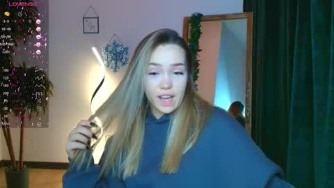 Snapshot of hottease_pvt chatting on 01-03-25, 11:35 hello Im Eva online show from 01-03-25, 11:35