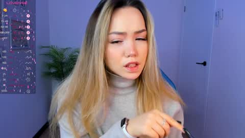 Snapshot of hottease_pvt chatting on 01-07-25, 08:13 hello Im Eva online show from 01-07-25, 08:13