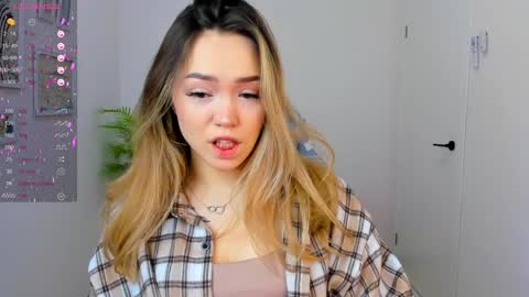 Snapshot of hottease_pvt chatting on 01-08-25, 02:14 hello Im Eva online show from 01-08-25, 02:14